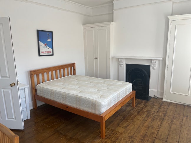 Large double room in the heart of Clapham  Main Photo