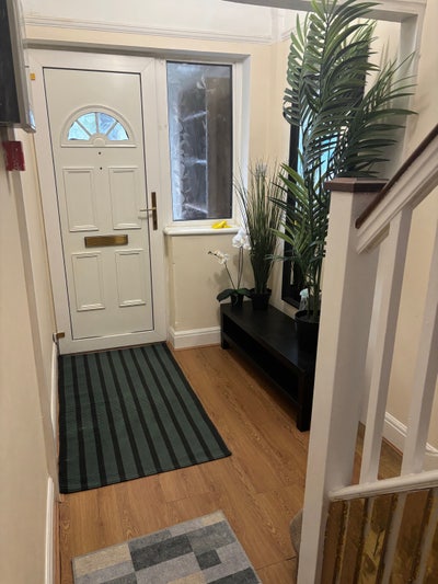 Single Room Main Photo