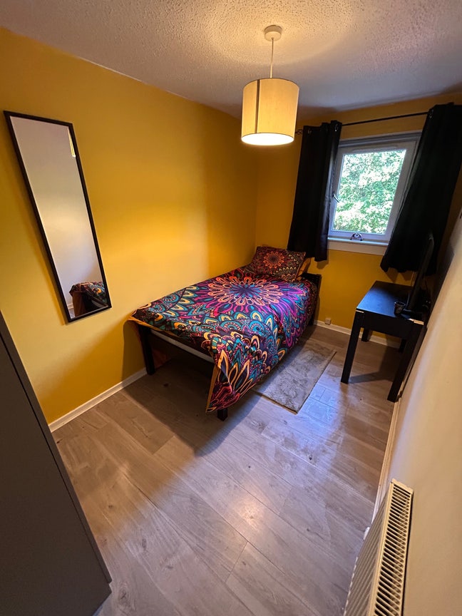 Room City Center Paisley  Main Photo