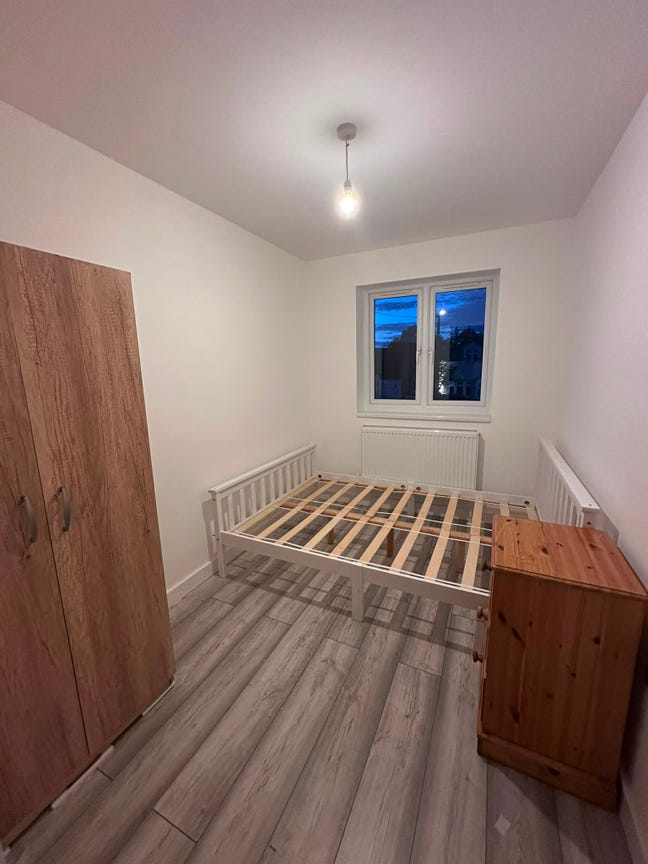 Double Room in RM13 8NS | Bills Included Main Photo