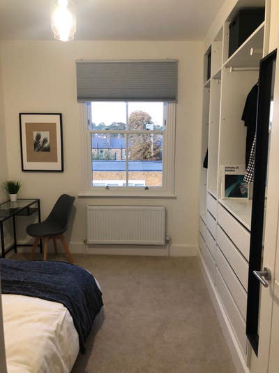 Modern Double Room in High Spec Flat Main Photo