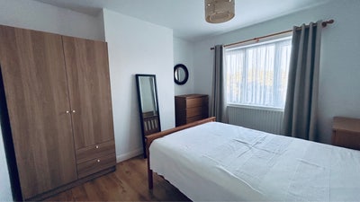 Double room, 7min walk to Greenford Tube Station Main Photo