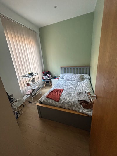 Short term room to let in cosy flat Main Photo