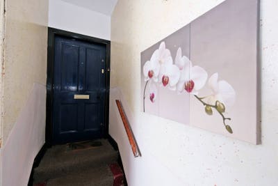 Fully furnished 2 bed upper flat, opposite to Uni Main Photo