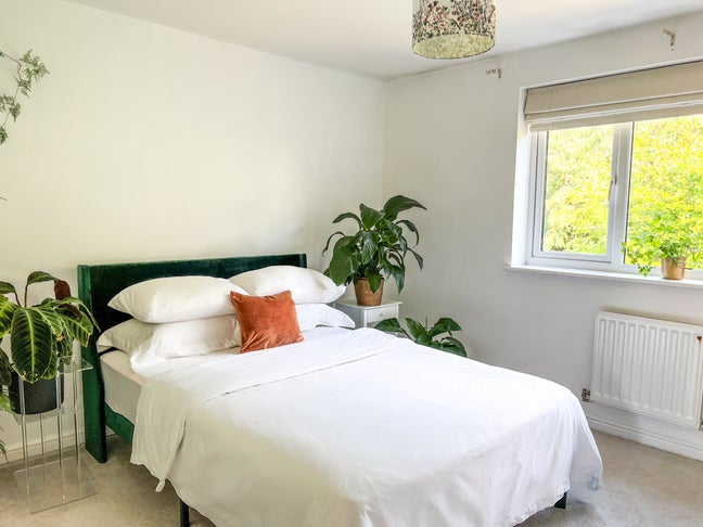 Cozy Double in a Peaceful Home. All bills included Main Photo