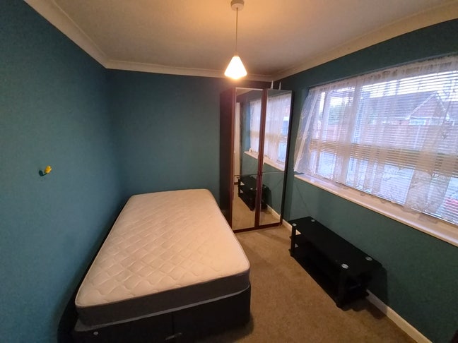 Room in family house Main Photo
