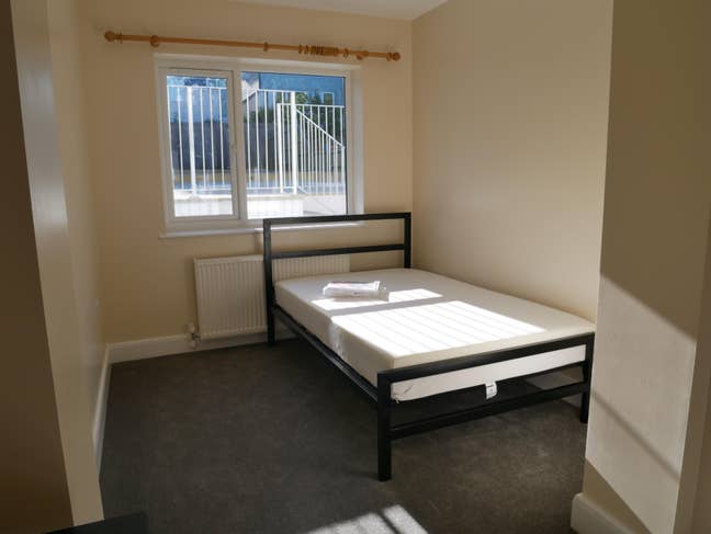 Looking for one housemate  Main Photo