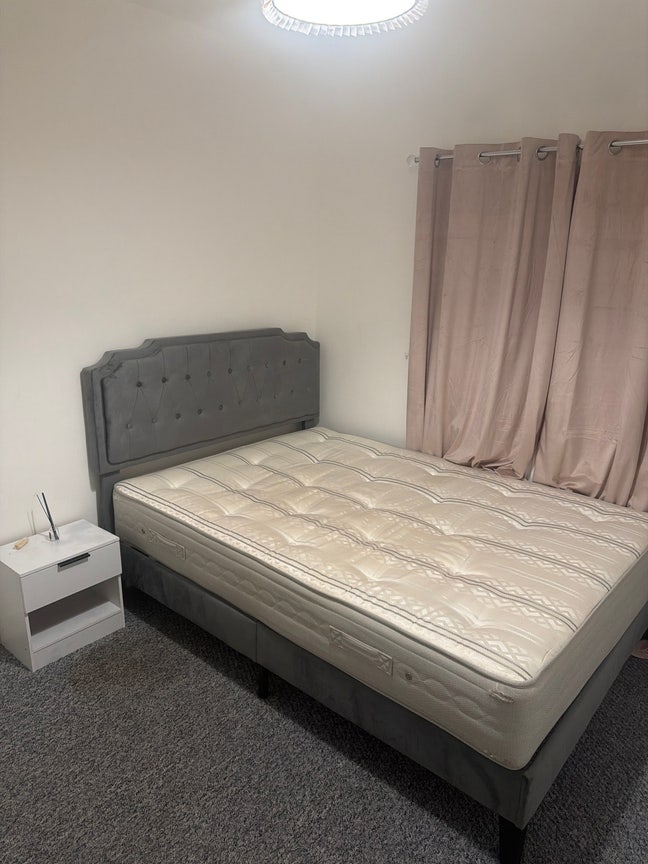 Single room available for rent  Main Photo
