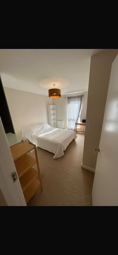 Double bedroom available in a modern 2 bed flat Main Photo
