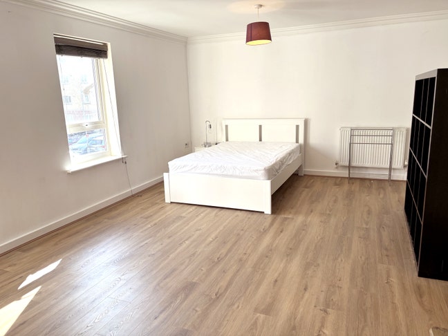 Very Spacious double room with balcony terrace Main Photo