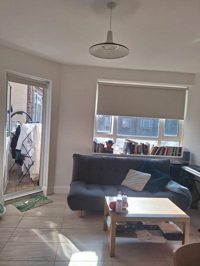 Double Room in White City Main Photo