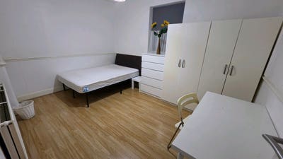 *** Extra Large Double Room *** Main Photo