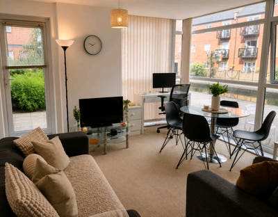 Double room ens Bathroom apartment city centre Man Main Photo