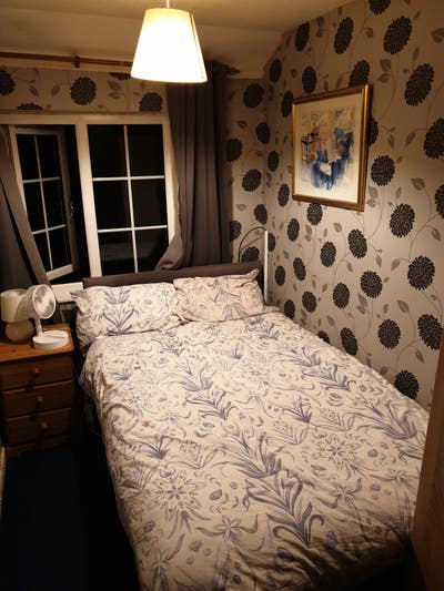 Large single room to rent Main Photo
