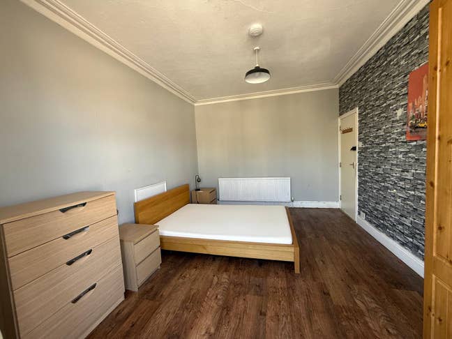 Substantial Shared property in Weston-Super-Mare Main Photo