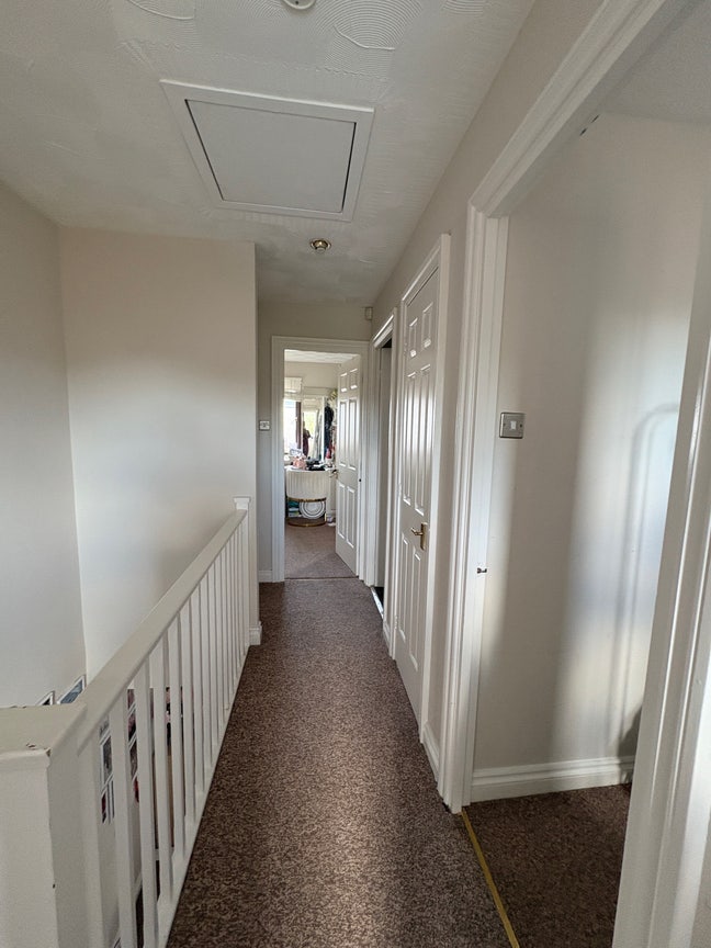 En-suit small double bedroom with parking  Main Photo
