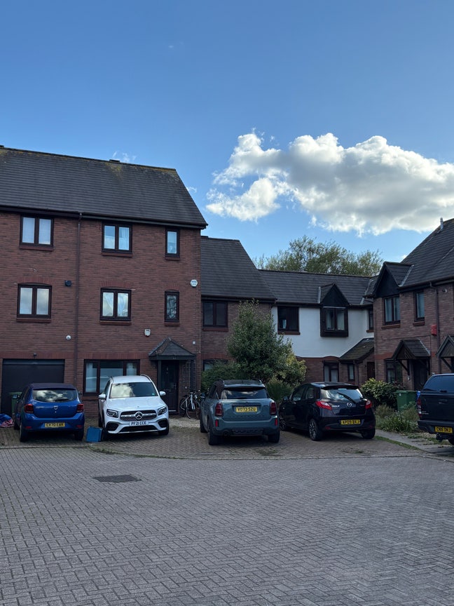 En-Suite & Double Room with parking  Main Photo