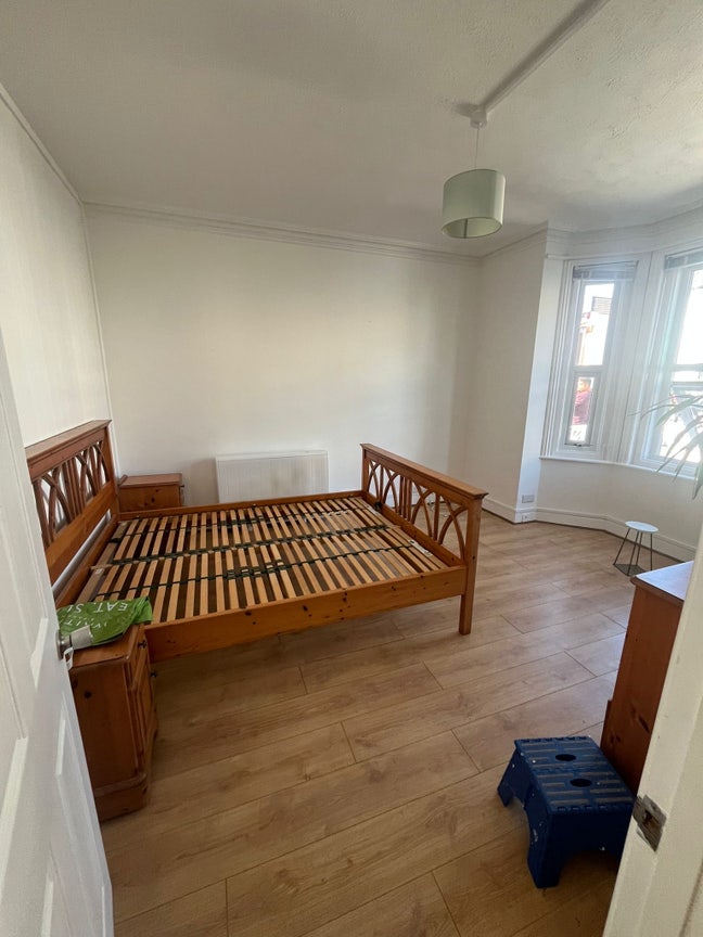 Large double room to rent with live out landlord  Main Photo