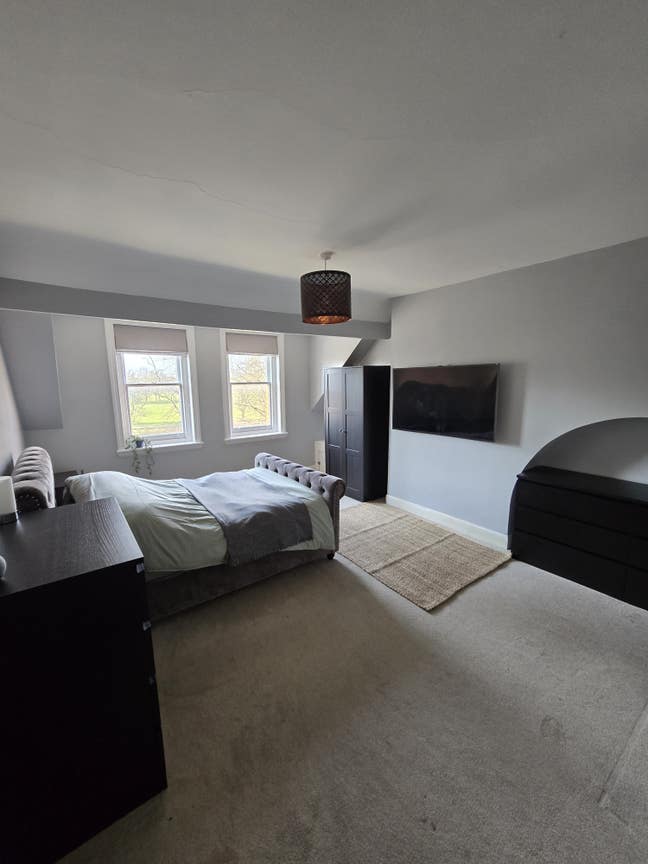 XL room in professional penthouse apartment  Main Photo