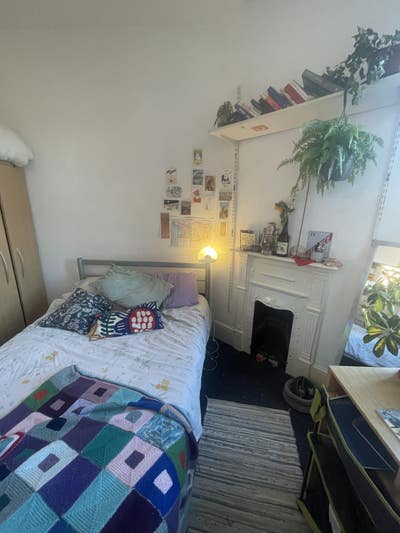 741 + bills, double room in London Fields Main Photo