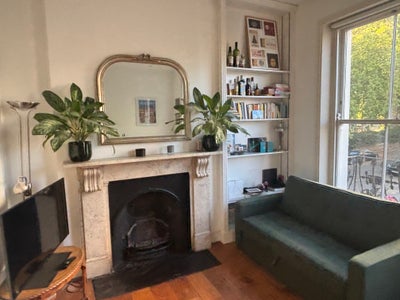 Islington flat, for 3 weeks from 28 Aug Main Photo