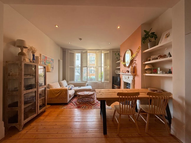 Beautiful 2-Bed 1,100 sq ft Home – Stoke Newington Main Photo