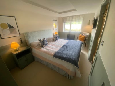 Private and comfortable 1 bed property Main Photo