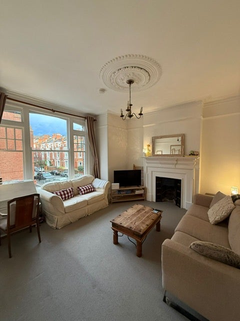 Good size double room, share sitting room, Fulham Main Photo