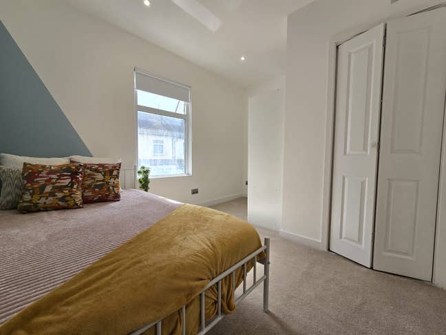En-Suite Room Ready to Move ❗️❗️❗️ Main Photo