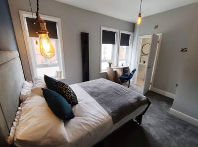 Spacious suite rooms available at Wallton St Main Photo