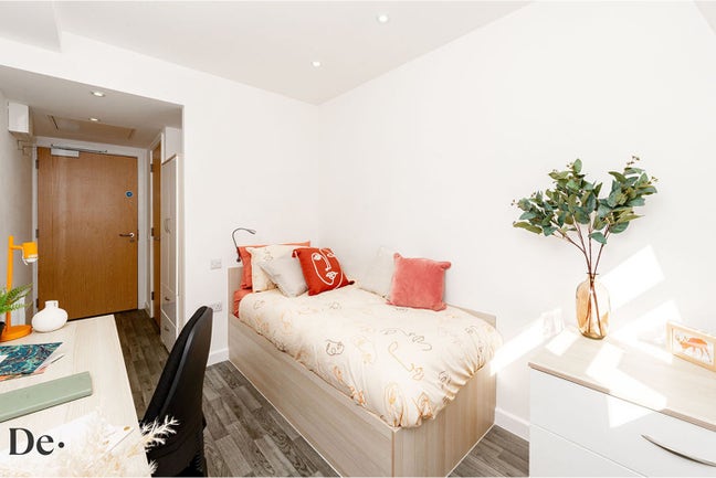 Castle Hill - En-suite available for 2026/27 Main Photo