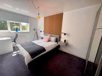 Lovely double room near Crossharbour Main Photo