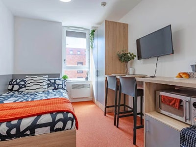Student accommodation takeover - studio Main Photo