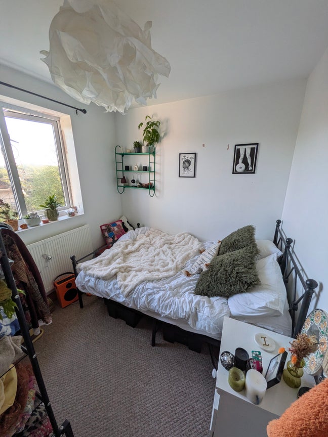 Small double near Eastville Park in lovely home Main Photo