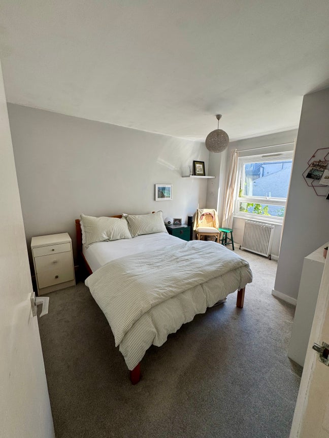 Bright Double Room near Clapham Junction Main Photo