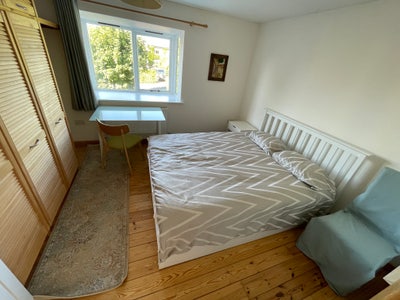 A large and airy en-suite bedroom to let  in CB22 Main Photo
