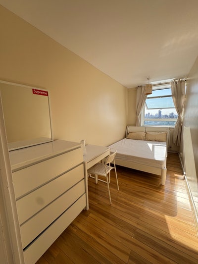 Cosy Double room with Thames River View Main Photo