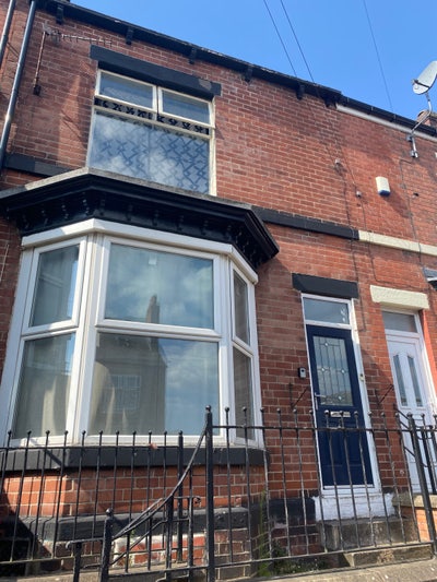 Large double rooms in quiet professional house  Main Photo