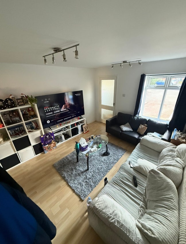 Double Room in 2 Bed House close to Manc CC Main Photo