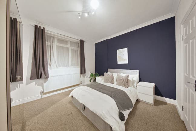 🚿 En Suite Double Room | Ealing W7 ✨ Main Photo