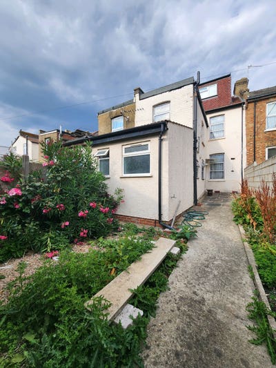 Rooms available in West Hendon Main Photo
