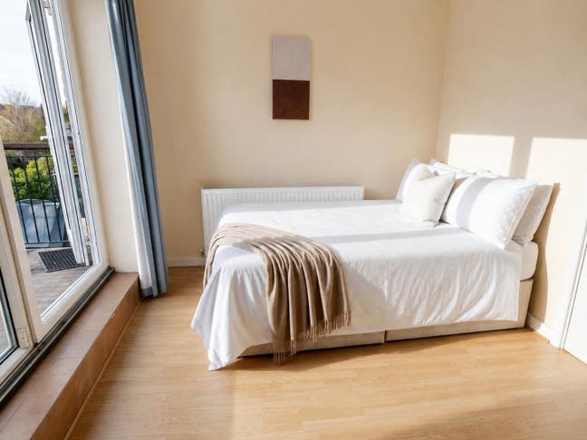 ✨ Luxury Waterside Room w/ Private Terrace E14! Main Photo