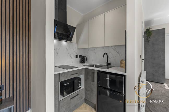 💎 Luxury Living on Mansfield Road Main Photo