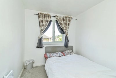 3 bed semi detached house to rent in Milton Keynes Main Photo