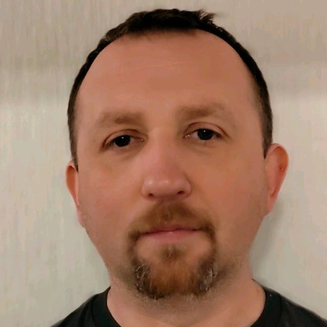 Professional Male seeks a single or double room Main Photo