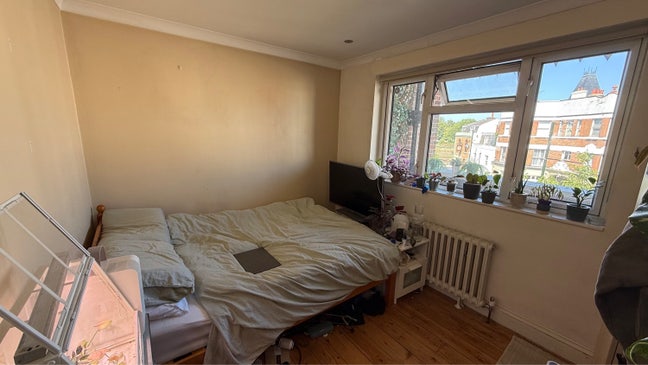 Double Room in SW13 Main Photo