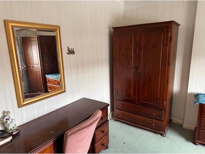 Big Double furnished bedroom available for rent .  Main Photo