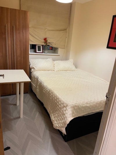 ** Brand New Rooms in East London **** Main Photo