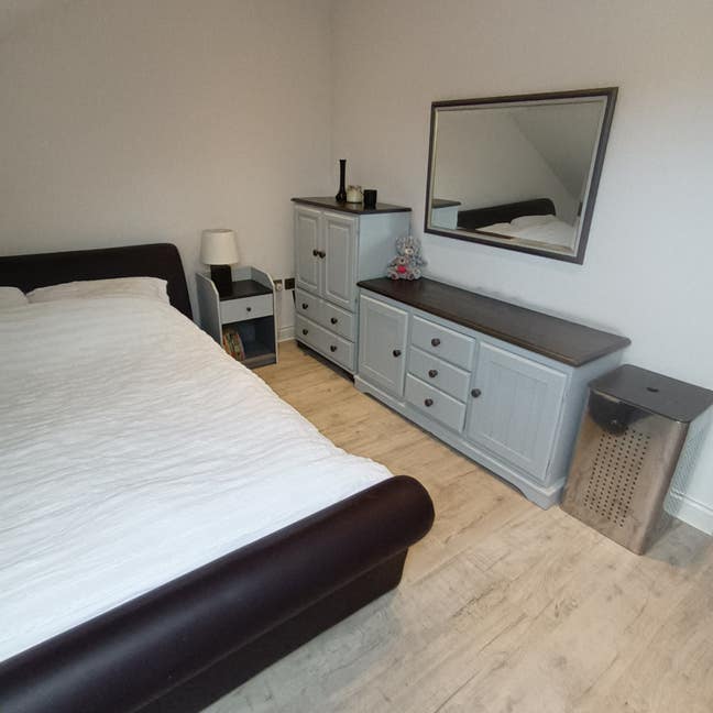 Double and single rooms to let Main Photo