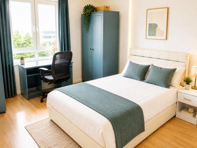 Stunning Room - 2 Mins to Station - Bills Included Main Photo